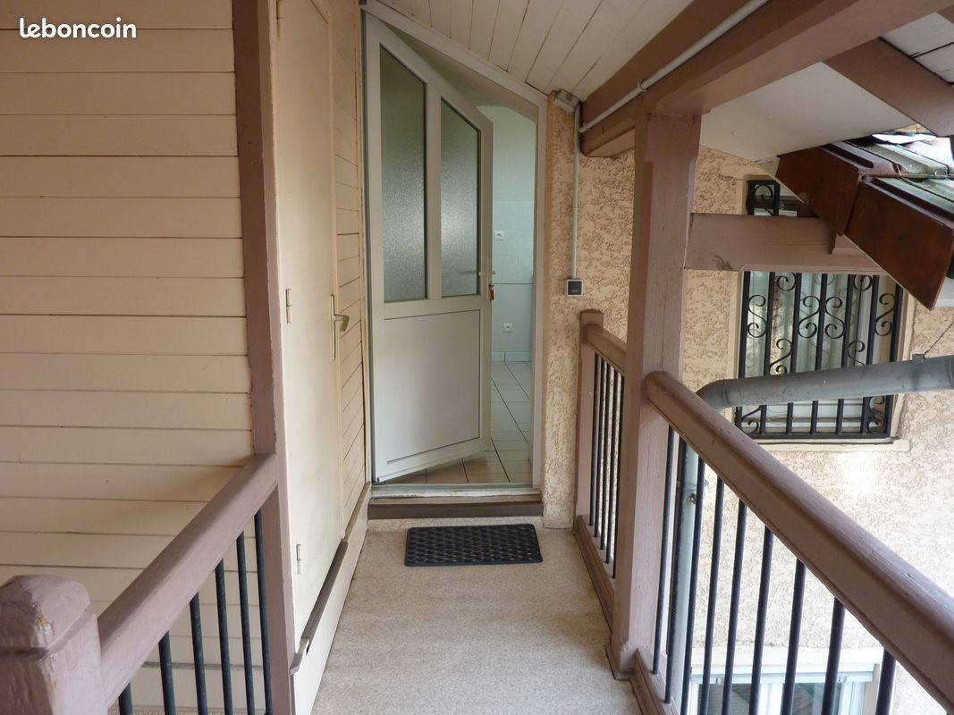 Appartement a louer bourgoin-jallieu - 3 pièce(s) - 37 m2 - Surfyn