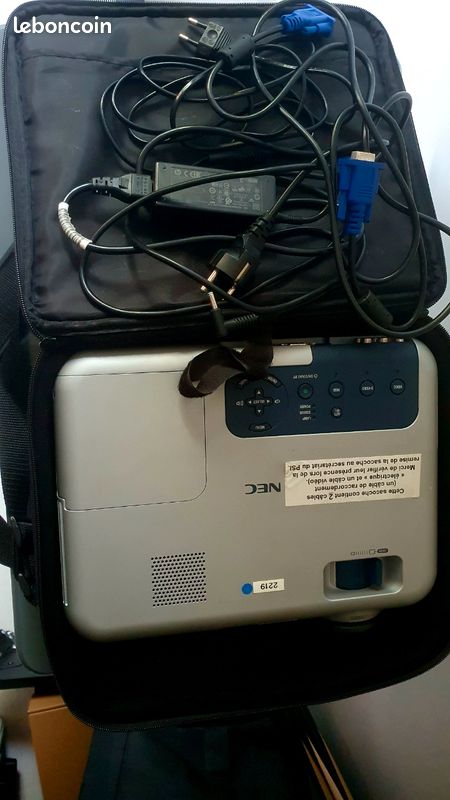 Vidéoprojecteur NEC VT560 + sacoche + câbles (image 2)