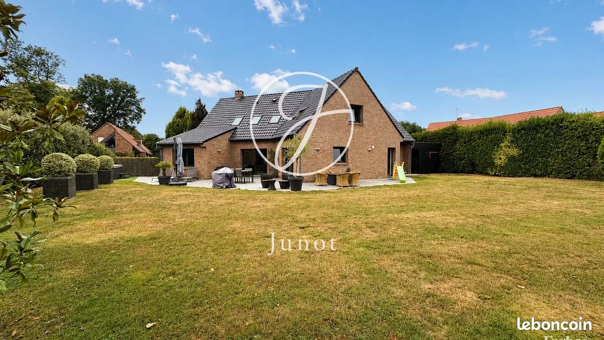 Maison 8 pièces 212 m² · à Camphin-en-Pévèle · 212 m² · 990 000 €