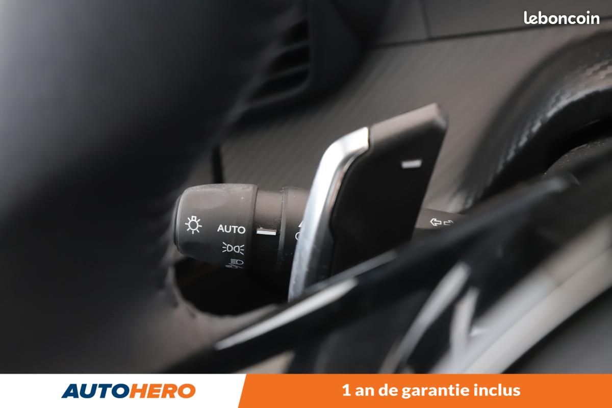 Peugeot 208 1.2 Hybrid Style e-DCS6 100 ch (image 23)