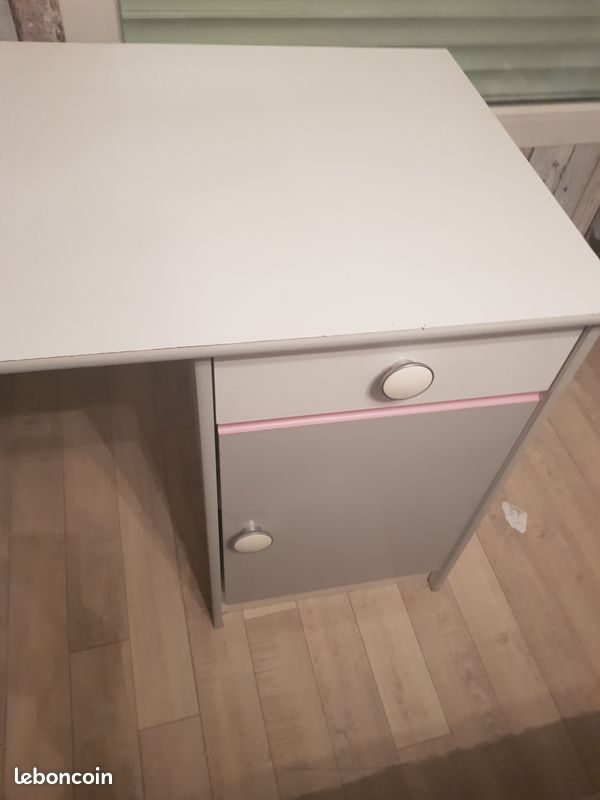 Un bureau (image 2)