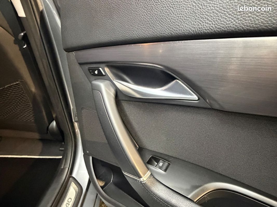 HYUNDAI i40 SW 1.7 CRDi 136 Pack Premium A (image 24)