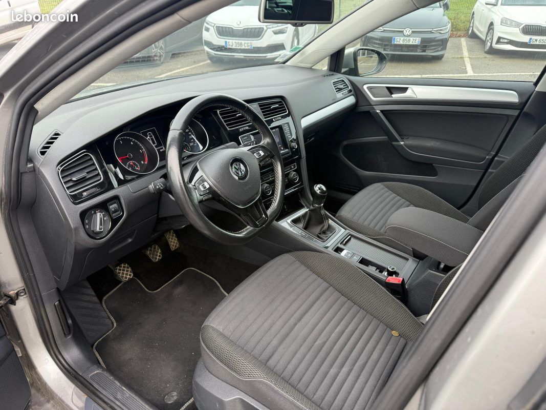 VOLKSWAGEN GOLF SW 1.6 TDI 105 BlueMotion Technology 4Motion Série Spéciale Cup - Toit Panoramique (image 10)