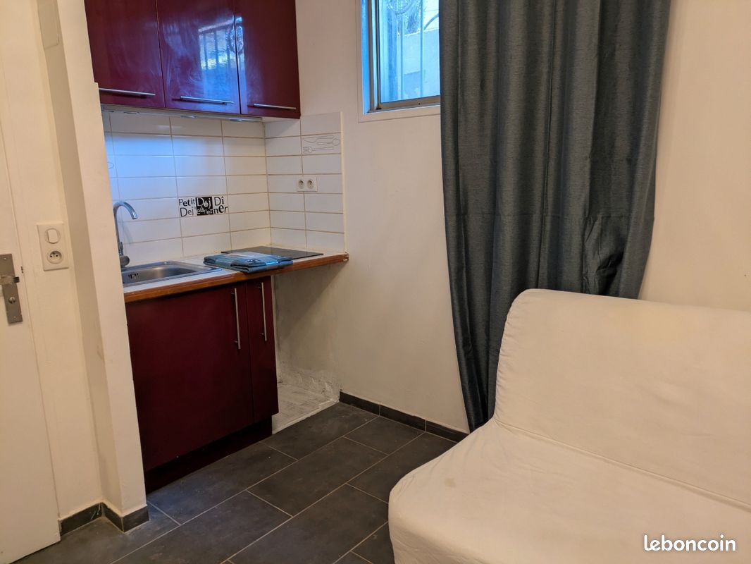 Studio meublé 10 M2 proche RER A (image 1)