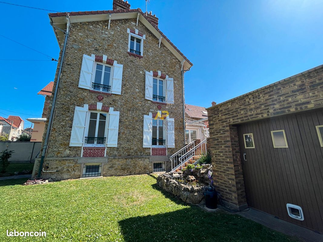 Maison 5 pièces 127 m² · à Cormeilles-en-Parisis · 127 m² · 2 200 €