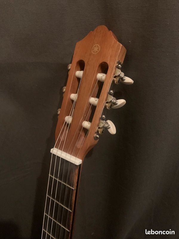 Guitare Yamaha (Caen ) (image 2)