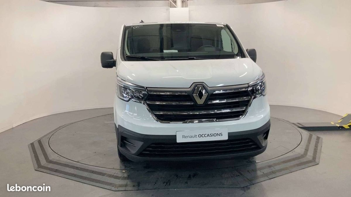Renault trafic fgn l2h1 3000 kg blue dci 130 (image 11)