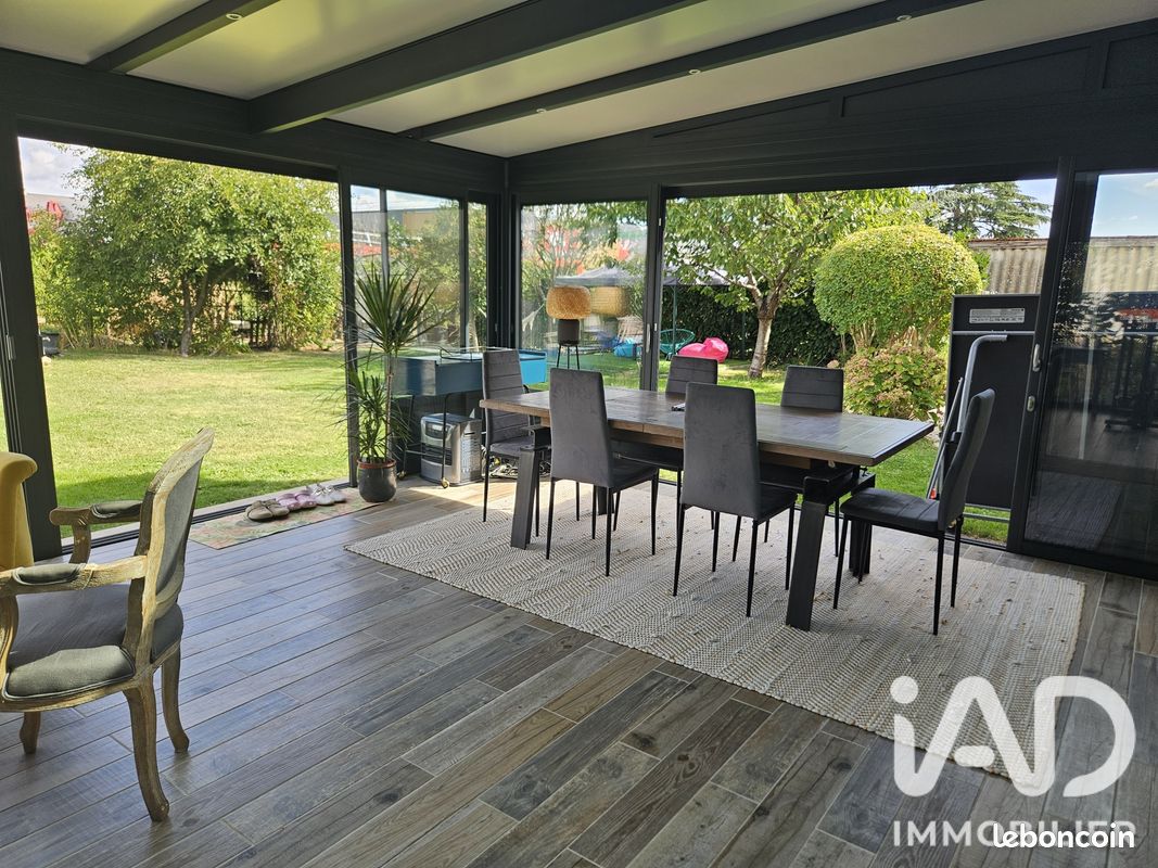 Maison 8 pièces 230 m² · à Vendôme · 230 m² · 384 900 €