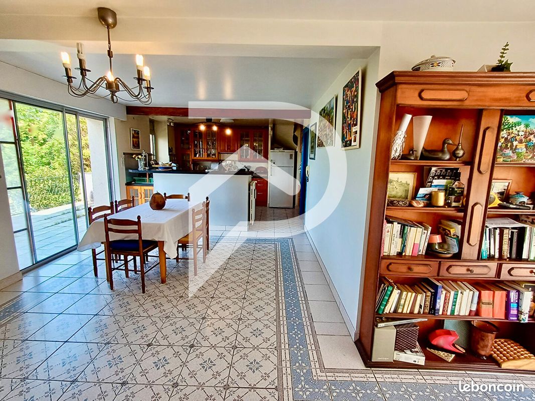 Propriété 10 pièces 293 m² (image 4)