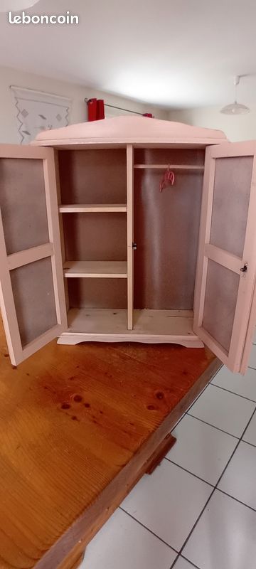 Armoire de poupée en plastique - France
