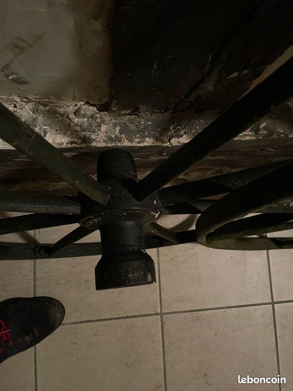 Ancienne paire de roues de charrette diligence en métal (image 4)