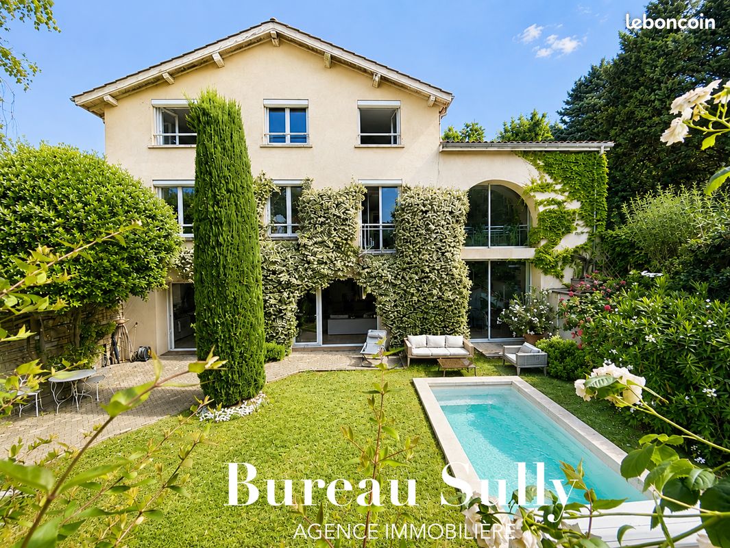 Maison 6 pièces 230 m² · à Saint-Didier-au-Mont-d'Or · 230 m² · 978 000 €