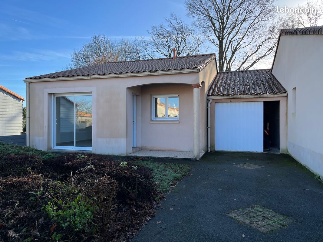Maison 2 pièces 65 m² · à Essarts-en-Bocage · 65 m² · 740 €