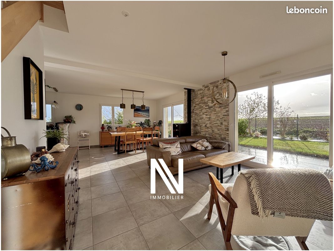 Maison 5 pièces 110 m² · à Ver-sur-Mer · 110 m² · 329 000 €