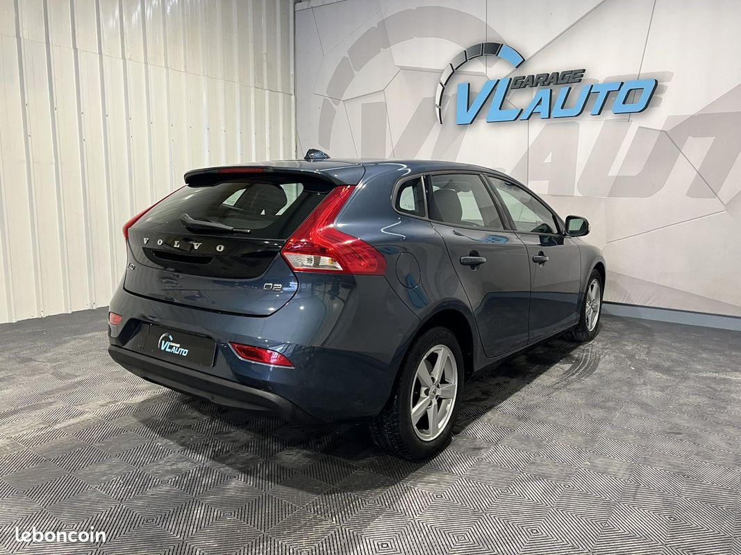 VOLVO V40 D2 120 Geartronic 6 Momentum (image 5)