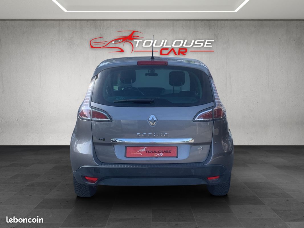 RENAULT SCENIC III dCi 110 Energy eco2 Bose Edition (image 4)