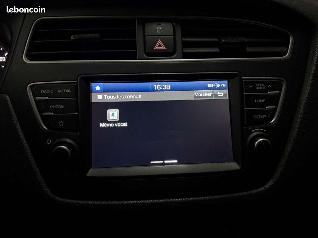 HYUNDAI i20 1.2 84 Intuitive (image 29)