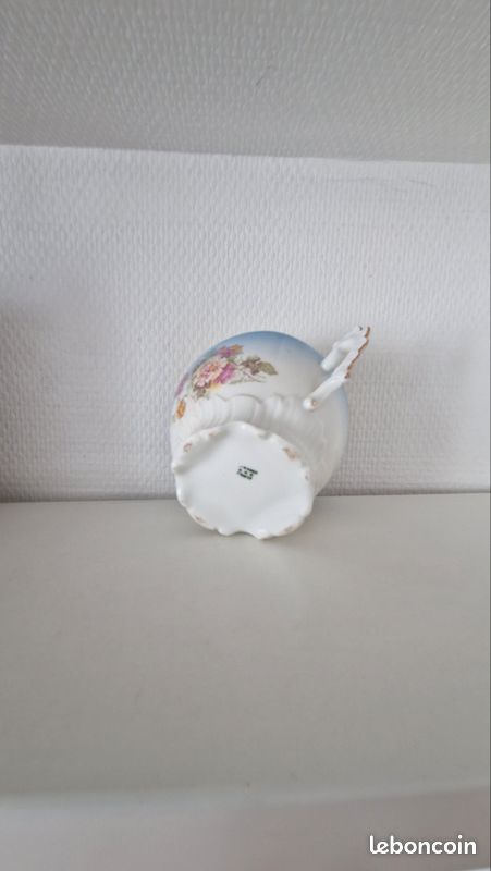 Tasse ancienne en porcelaine de Limoges (image 10)