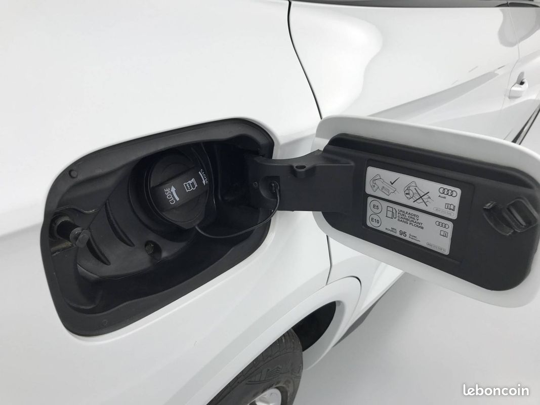 AUDI Q5 Sportback 55 TFSIe 367 S tronic 7 Quattro S line (image 8)