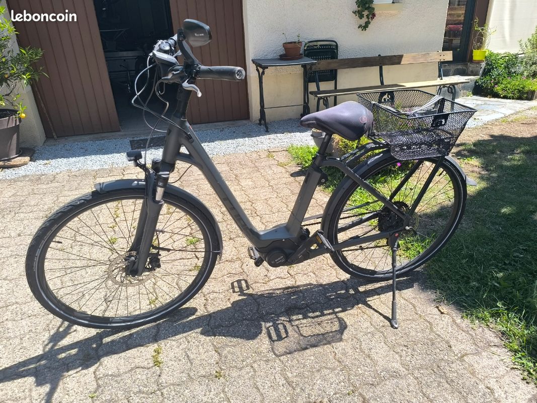 Vélo électrique femme CUBE Town Sport 400, 1ère main (image 1)