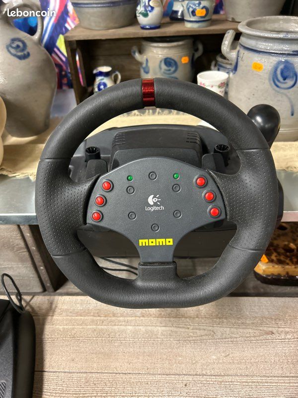 Volant simulateur Logitech MOMO Racing (image 3)