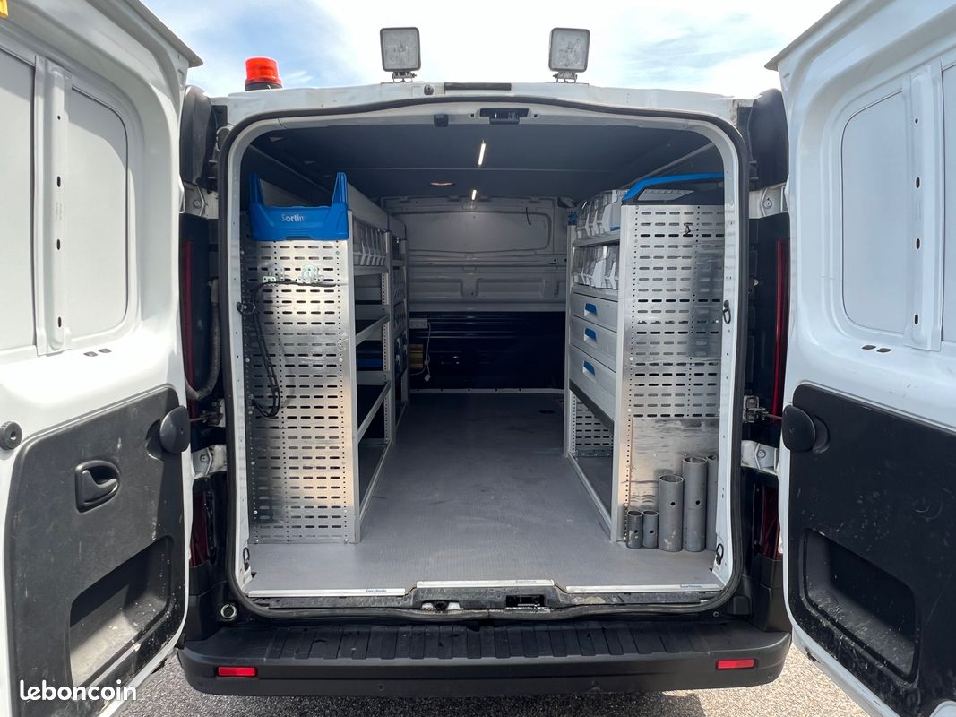RENAULT TRAFIC L2H1 - 2019 - 71 990 Kms - AMENAGEMENT PRO SORTIMO / ATELIER - GARANTIE 12 MOIS (image 4)