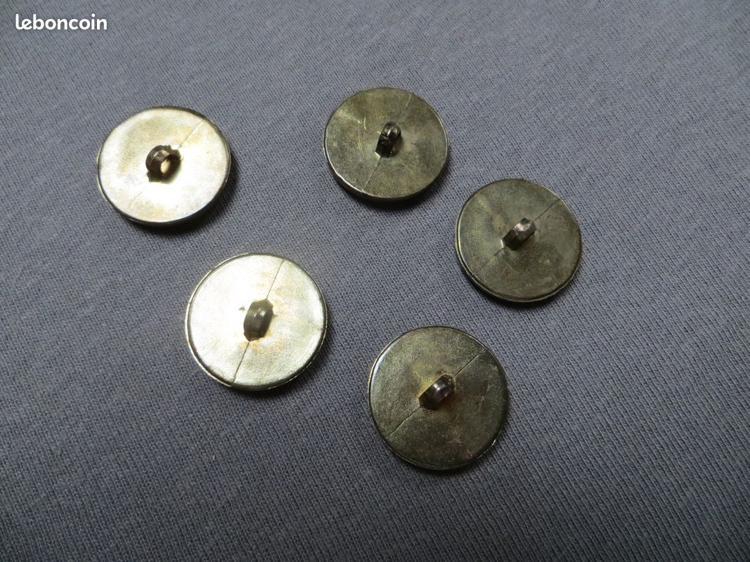 Lot 5 boutons légers (image 6)