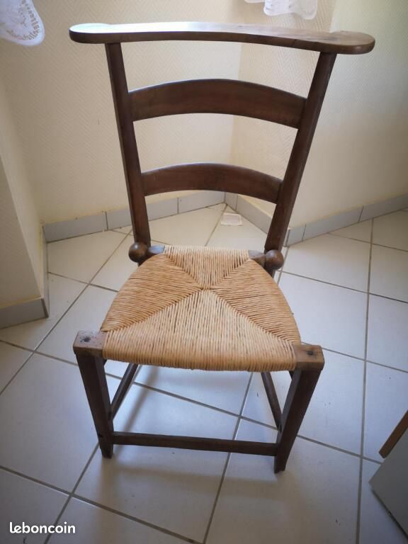 Une chaise ancienne " Prie Dieu" , assise neuve (image 1)