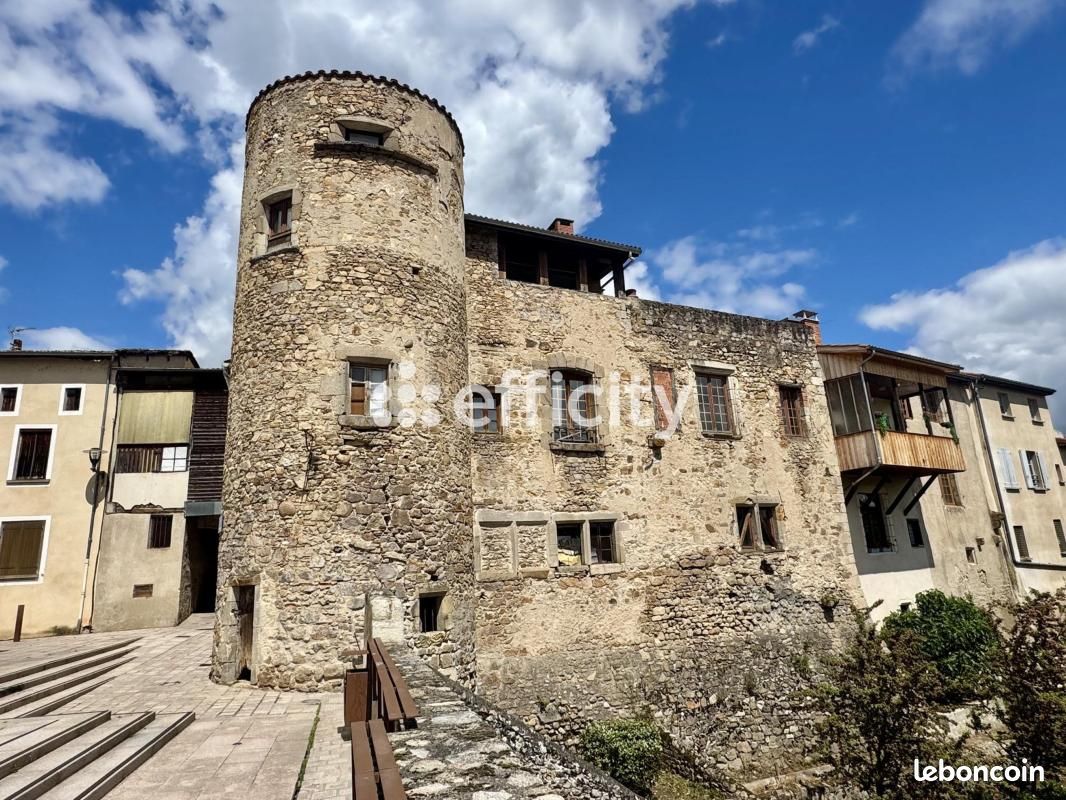 Maison 13 pièces 408 m² · à Courpière · 408 m² · 349 000 €