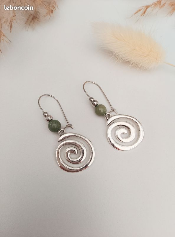 Boucles D'oreilles Pendantes Style Belle Époque - Goutte Sertie De CZ Vert - Métal Argenté - Neuf Sans Emballage