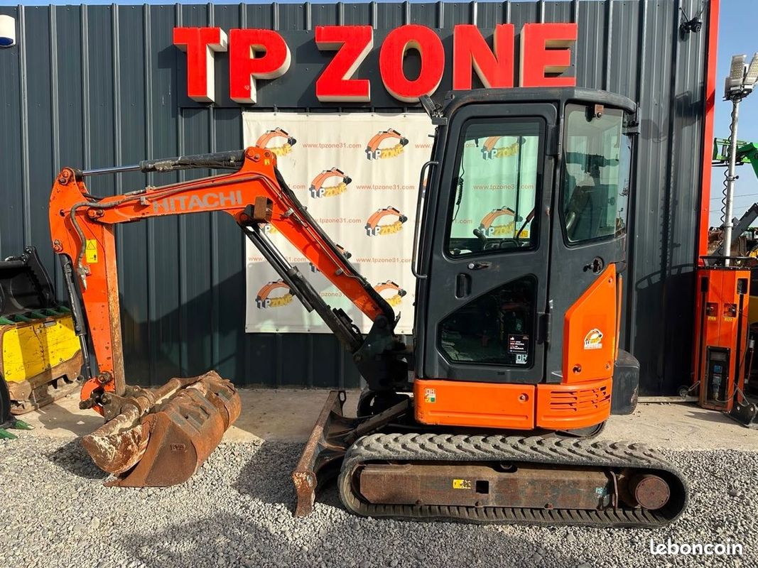 Hitachi ZX26U-5A CR Cabine à 22 900  HT (image 2)