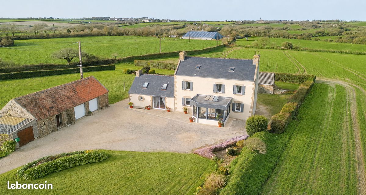Maison 6 pièces 138 m² · à Brélès · 138 m² · 376 000 €