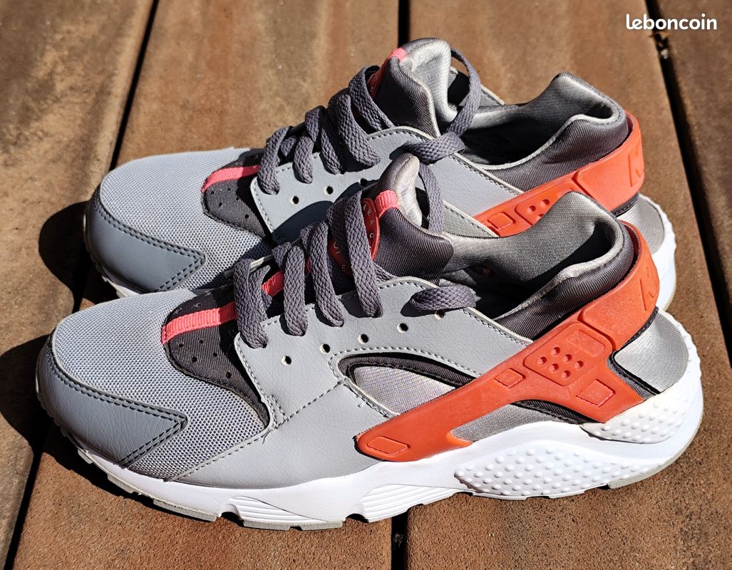 Baskets chaussures tennis sneakers Nike Air Huarache unisexe fille