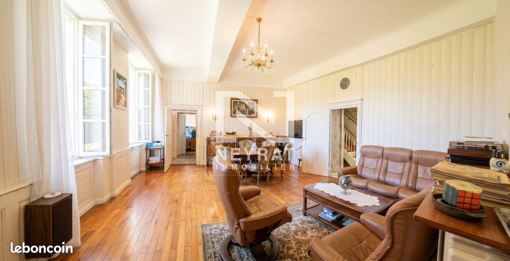 Maison 10 pièces 283 m² · à Saint-Jean-de-Losne · 283 m² · 299 000 €