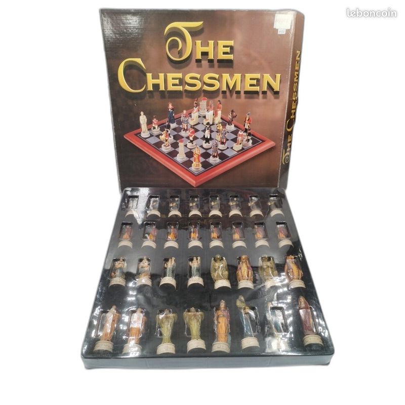 The Chessmen - Jeu d'Échecs de Collection Figurines Historiques Peintes - Complet Neuf (image 1)