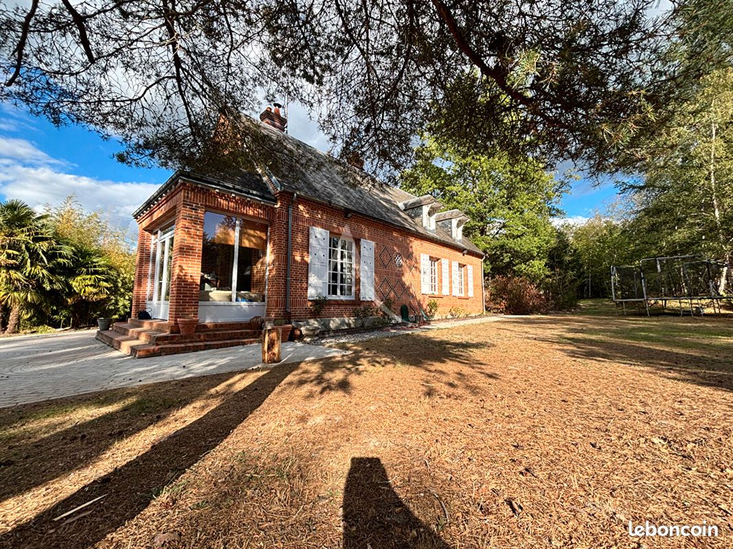 Maison 10 pièces 281 m² · à Lamotte-Beuvron · 281 m² · 595 000 €
