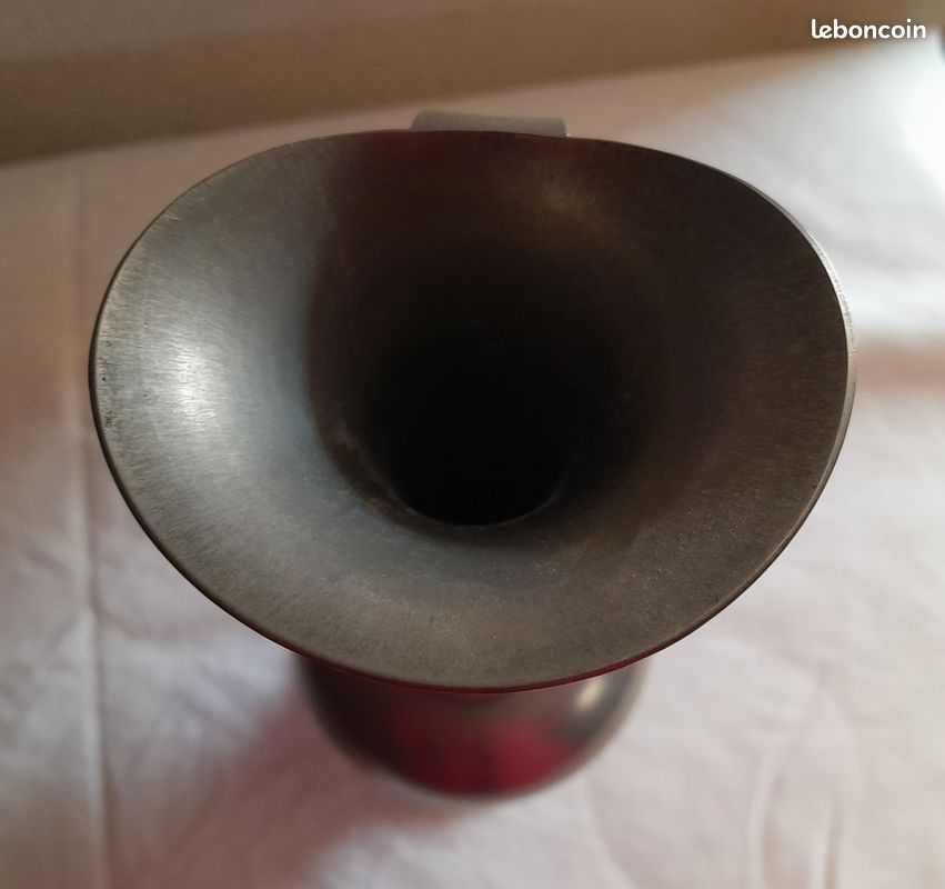 Vase en étain ancien (image 3)