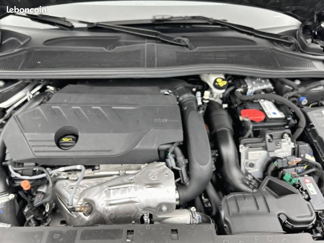 Peugeot 408 PHEV 225 e-EAT8 - Allure Pack (image 27)