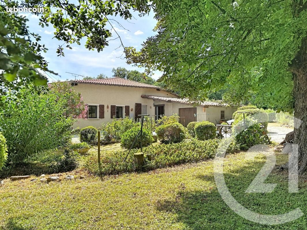 Maison 11 pièces 218 m² · à Giroussens · 218 m² · 269 000 €