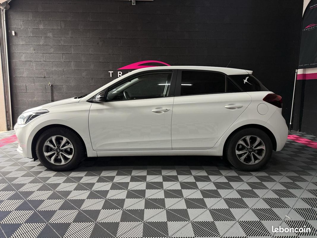 HYUNDAI i20 1.2 84 Intuitive (image 5)