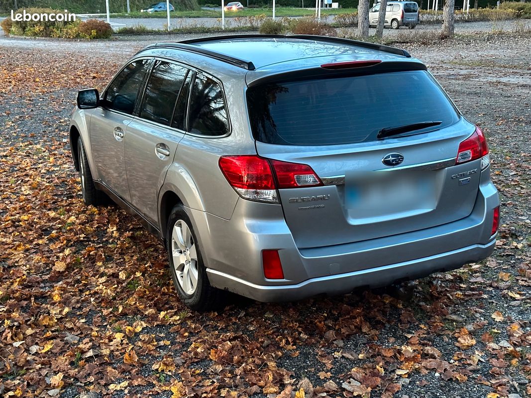 SUBARU OUTBACK 2.0 4x4 150CH SW BOXER Boîte 6 - Voitures