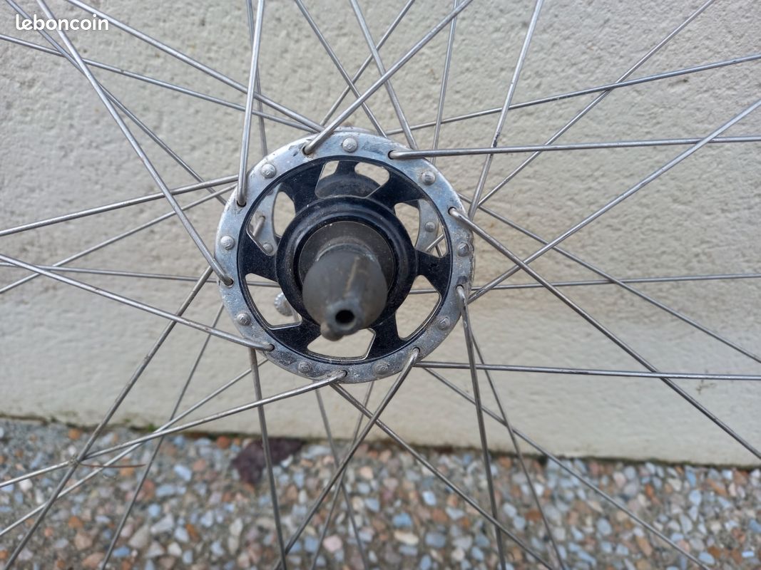 Moyeux aluminium grands flasques Pelissier Sport Plume axes pl