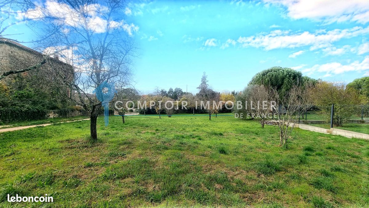 Terrain 1009 m² · à Vagnas · 1 009 m² · 64 800 €