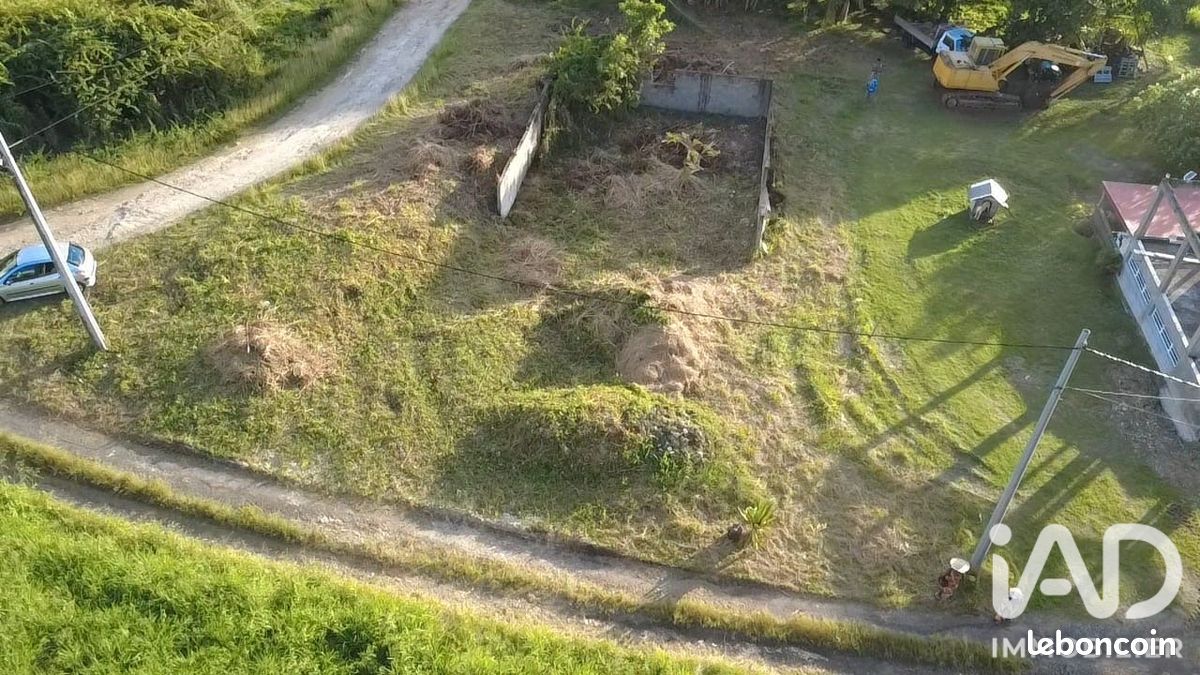 Terrain 1000 m² · à Grand-Bourg · 1 000 m² · 115 000 €