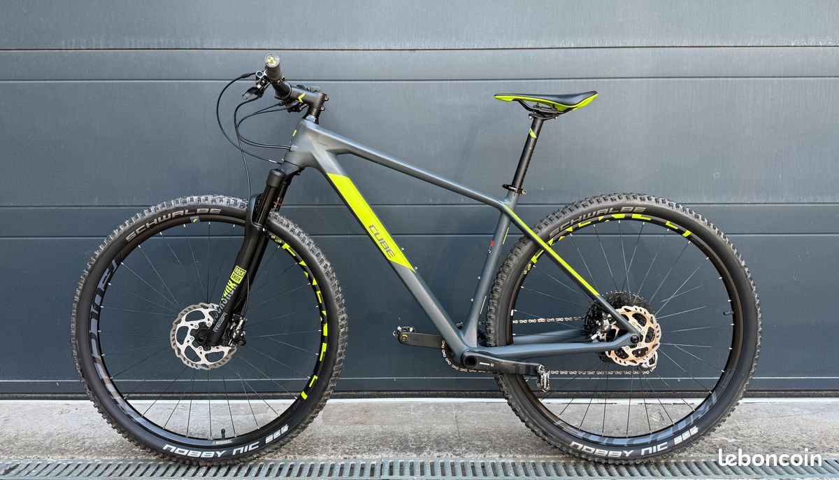 Vtt cube reaction c:62 race eagle Vélos