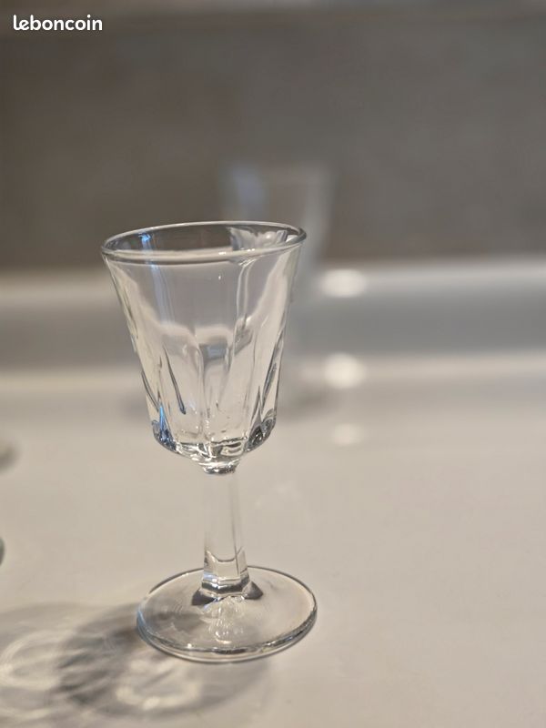 5 élégants petits verres à pied (image 4)