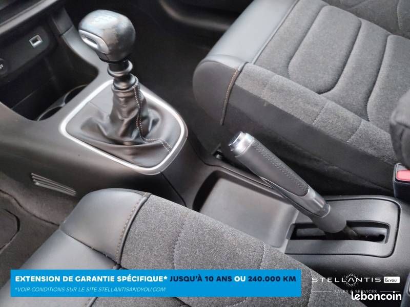 Citroën C3 BlueHDi 100 S&S BVM6 Shine Pack (image 21)