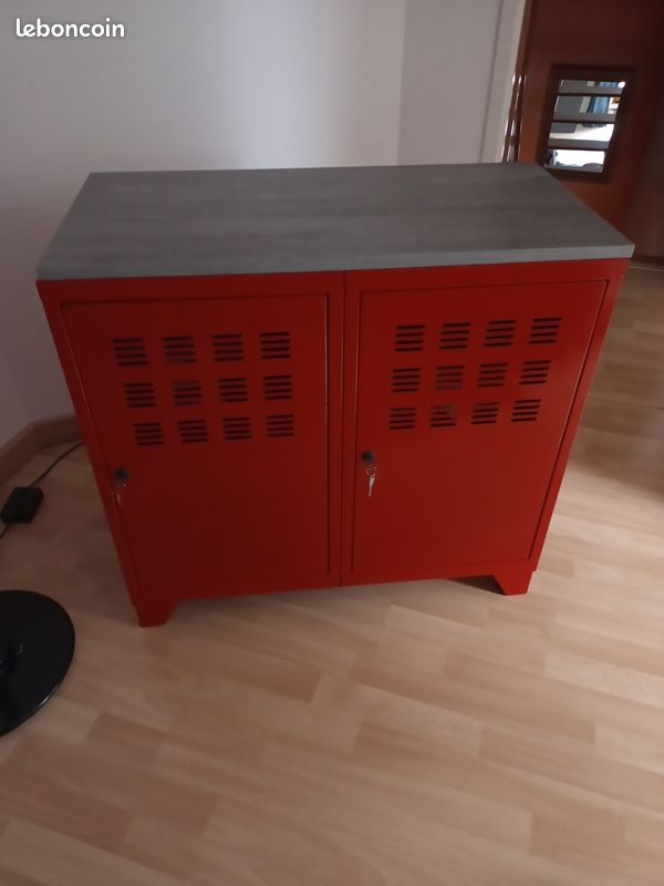 Meuble acier rouge (image 1)