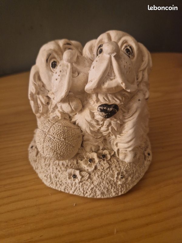 Sculpture en plâtre couple de chiens (cookers)cooker (image 1)