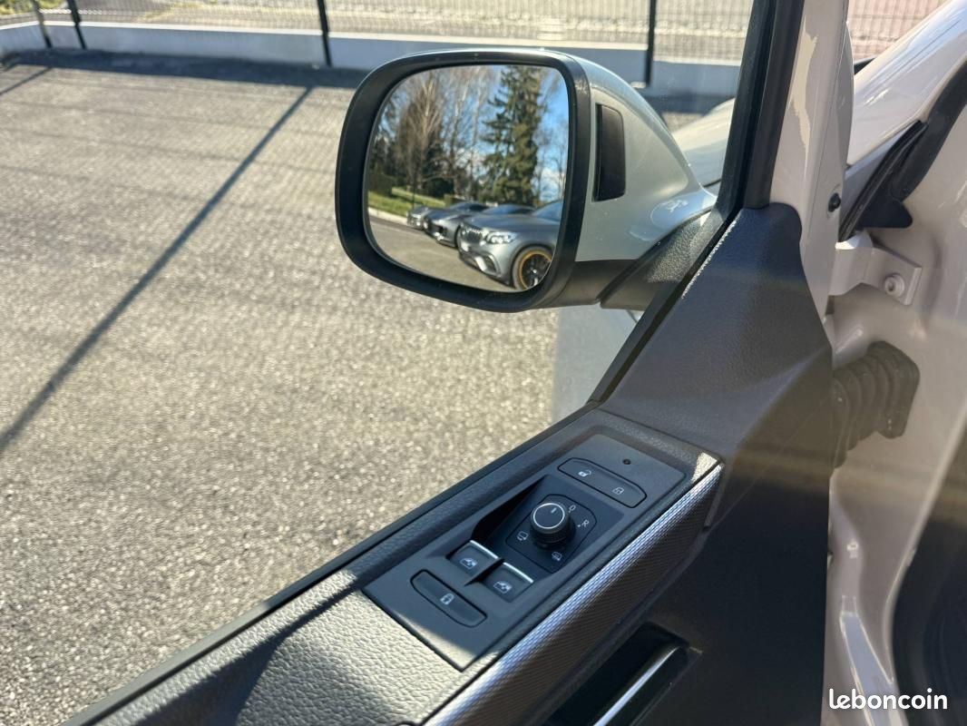Volkswagen Multivan T6.1 2.0 TDI 199 cv 4MOTION Generation (image 22)